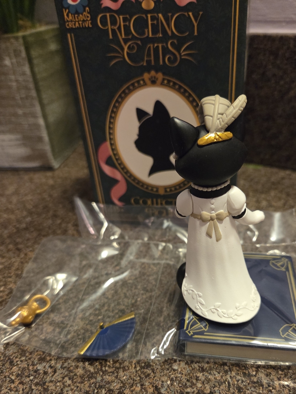 Kaleidos Creative Regency Cats - Lady Featherpaws - Picture 3 of 4
